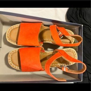 Orange universal thread 8.5